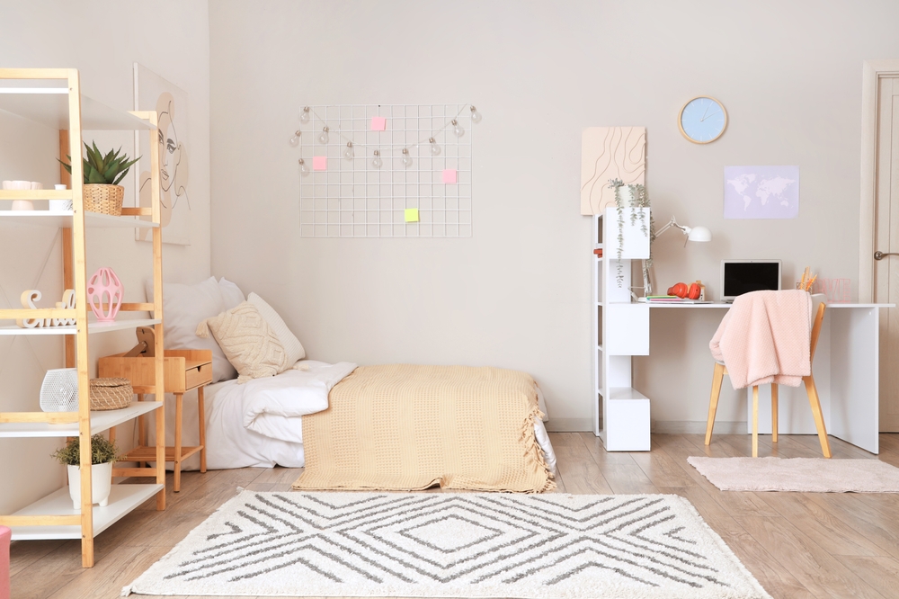 Interior,Of,Light,Teenager’s,Room,With,Bed,,Shelf,Unit,And
